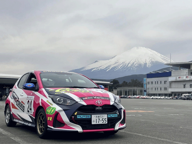 カップカーと富士山